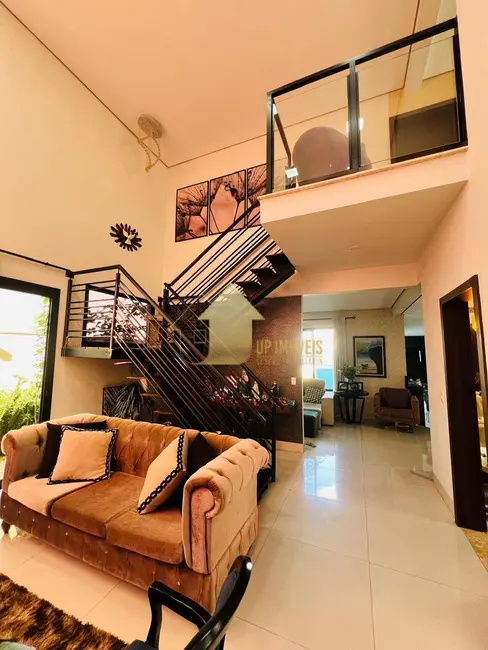 Foto 1 de Casa com 3 quartos à venda, 381m2 em Jardim Imperial, Cuiaba - MT