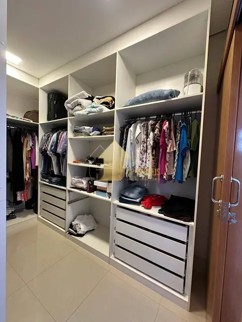 Casa de Condomínio com 3 quartos à venda e para alugar, 280m2 em Jardim Imperial, Cuiaba - MT - imagem 9 Foto 9 de Casa de Condomínio com 3 quartos à venda e para alugar, 280m2 em Jardim Imperial, Cuiaba - MT