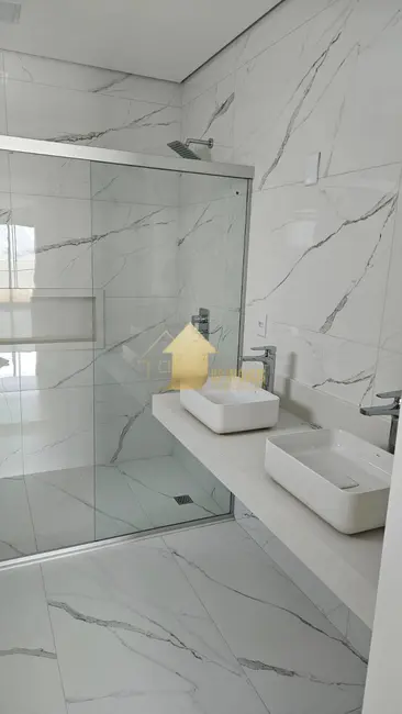 Foto 2 de Casa de Condomínio com 3 quartos à venda, 242m2 em Cuiaba - MT