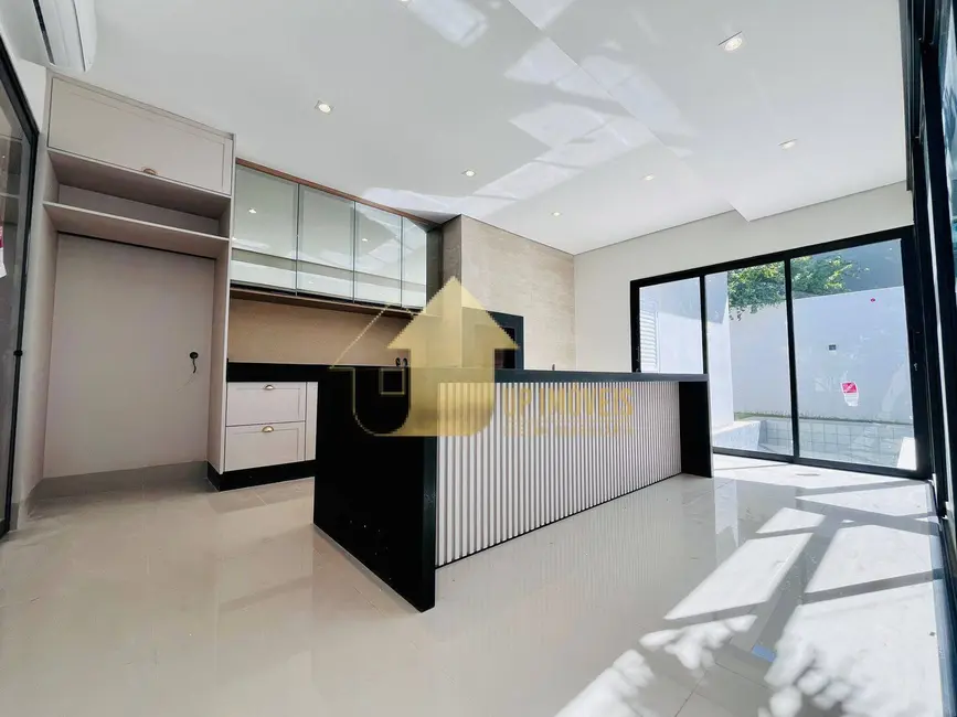 Casa de Condomínio com 3 quartos à venda, 200m2 em Jardim Itália, Cuiaba - MT - imagem 9 Foto 9 de Casa de Condomínio com 3 quartos à venda, 200m2 em Jardim Itália, Cuiaba - MT