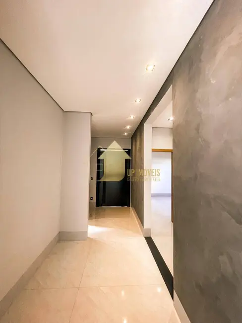 Casa de Condomínio com 3 quartos à venda, 371m2 em Cuiaba - MT - imagem 3 Foto 3 de Casa de Condomínio com 3 quartos à venda, 371m2 em Cuiaba - MT