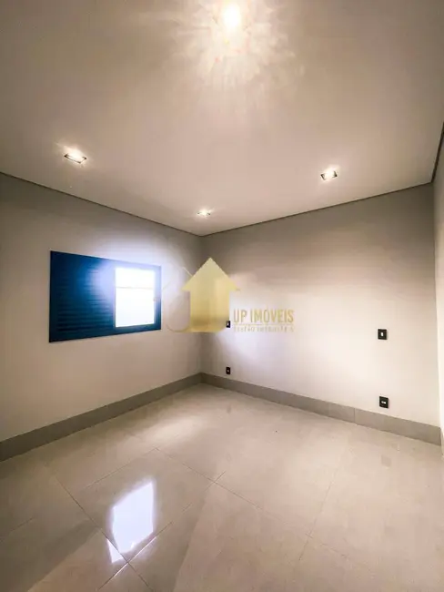 Casa de Condomínio com 3 quartos à venda, 371m2 em Cuiaba - MT - imagem 4 Foto 4 de Casa de Condomínio com 3 quartos à venda, 371m2 em Cuiaba - MT