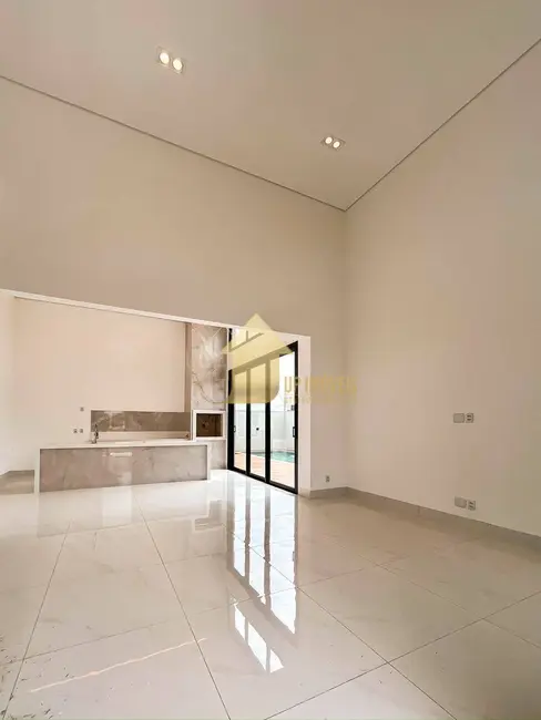 Casa de Condomínio com 3 quartos à venda, 351m2 em Cuiaba - MT - imagem 3 Foto 3 de Casa de Condomínio com 3 quartos à venda, 351m2 em Cuiaba - MT