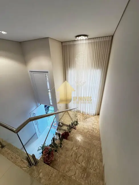 Casa de Condomínio com 3 quartos à venda, 375m2 em Jardim Imperial, Cuiaba - MT - imagem 5 Foto 5 de Casa de Condomínio com 3 quartos à venda, 375m2 em Jardim Imperial, Cuiaba - MT