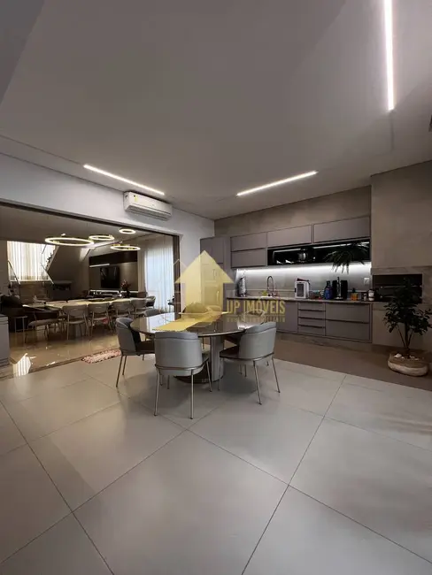 Foto 1 de Casa de Condomínio com 3 quartos à venda, 375m2 em Jardim Imperial, Cuiaba - MT