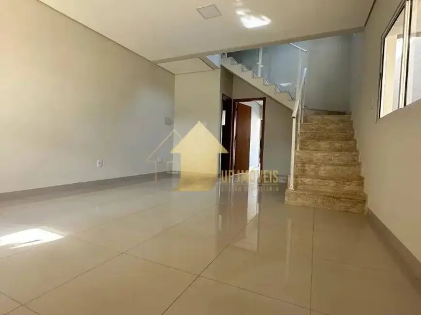 Sobrado com 3 quartos à venda, 197m2 em Santa Cruz, Cuiaba - MT - imagem 5 Foto 5 de Sobrado com 3 quartos à venda, 197m2 em Santa Cruz, Cuiaba - MT