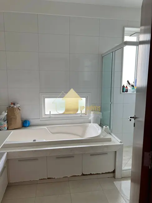 Casa de Condomínio com 4 quartos à venda, 900m2 em Jardim Itália, Cuiaba - MT - imagem 9 Foto 9 de Casa de Condomínio com 4 quartos à venda, 900m2 em Jardim Itália, Cuiaba - MT