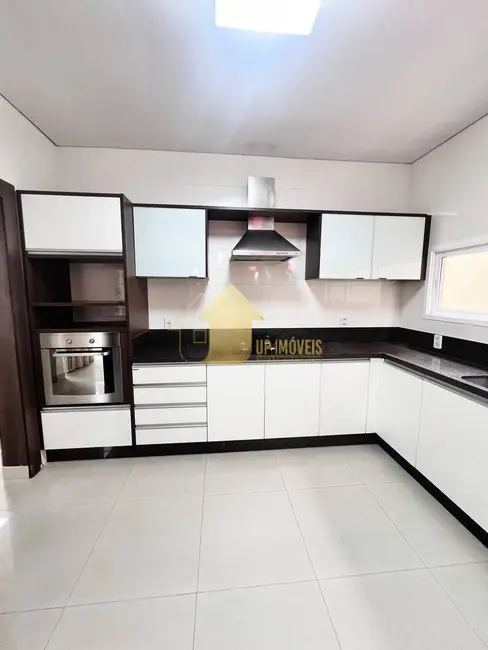 Foto 9 de Casa de Condomínio com 4 quartos à venda, 375m2 em Condomínio Belvedere, Cuiaba - MT