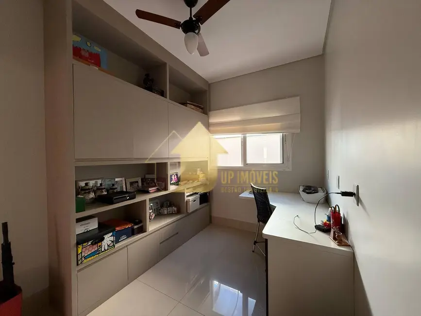 Foto 9 de Casa de Condomínio com 3 quartos à venda, 375m2 em Condomínio Belvedere, Cuiaba - MT