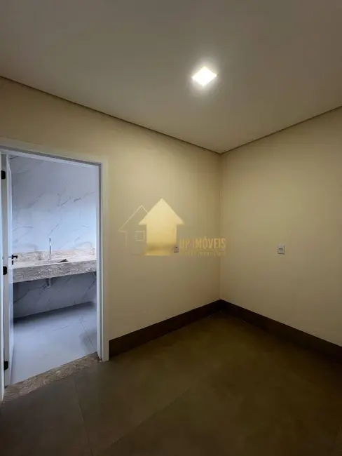 Casa de Condomínio com 3 quartos à venda, 284m2 em Morada dos Nobres, Cuiaba - MT - imagem 3 Foto 3 de Casa de Condomínio com 3 quartos à venda, 284m2 em Morada dos Nobres, Cuiaba - MT