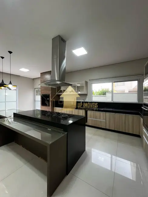 Foto 1 de Casa de Condomínio com 4 quartos à venda e para alugar, 330m2 em Jardim Imperial, Cuiaba - MT