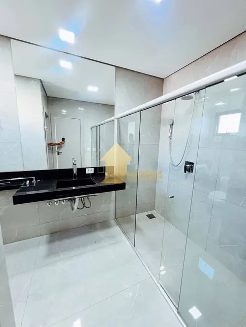 Sobrado com 4 quartos à venda, 350m2 em Ribeirão do Lipa, Cuiaba - MT - imagem 5 Foto 5 de Sobrado com 4 quartos à venda, 350m2 em Ribeirão do Lipa, Cuiaba - MT