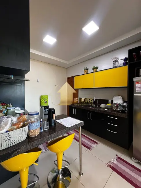 Foto 4 de Casa de Condomínio com 3 quartos à venda, 230m2 em Condomínio Belvedere, Cuiaba - MT