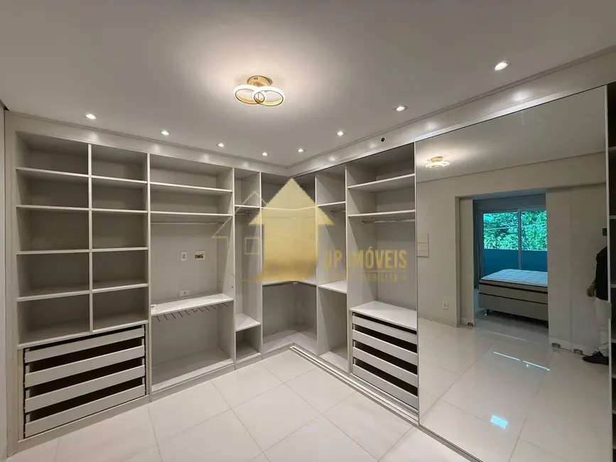 Foto 2 de Casa de Condomínio com 4 quartos à venda, 315m2 em Jardim Itália, Cuiaba - MT