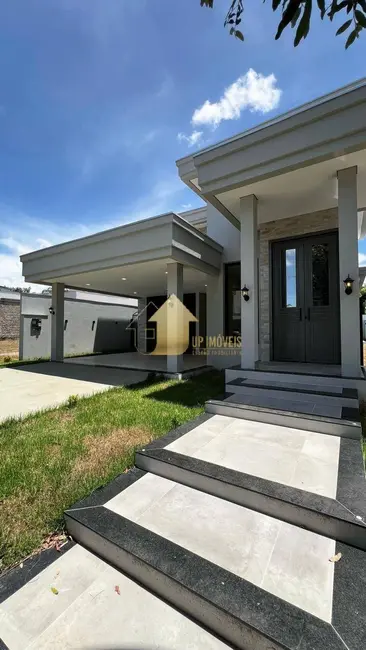Foto 2 de Casa de Condomínio com 3 quartos à venda, 201m2 em Condomínio Belvedere, Cuiaba - MT