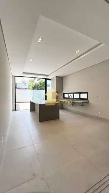 Casa de Condomínio com 3 quartos à venda, 201m2 em Condomínio Belvedere, Cuiaba - MT - imagem 3 Foto 3 de Casa de Condomínio com 3 quartos à venda, 201m2 em Condomínio Belvedere, Cuiaba - MT