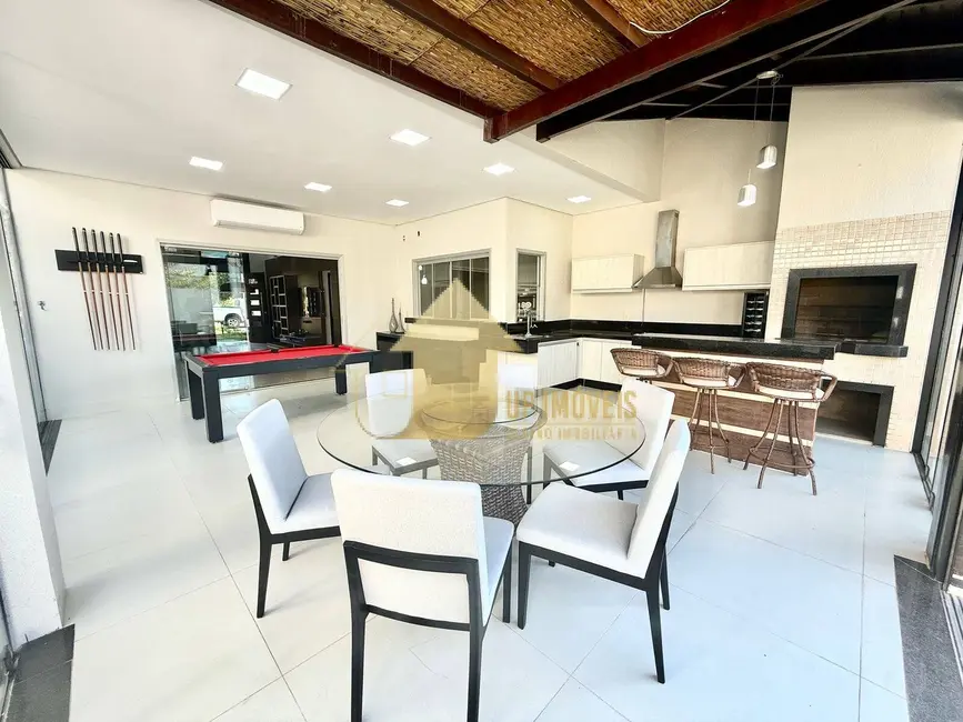 Foto 1 de Casa de Condomínio com 3 quartos à venda, 260m2 em Condomínio Belvedere, Cuiaba - MT