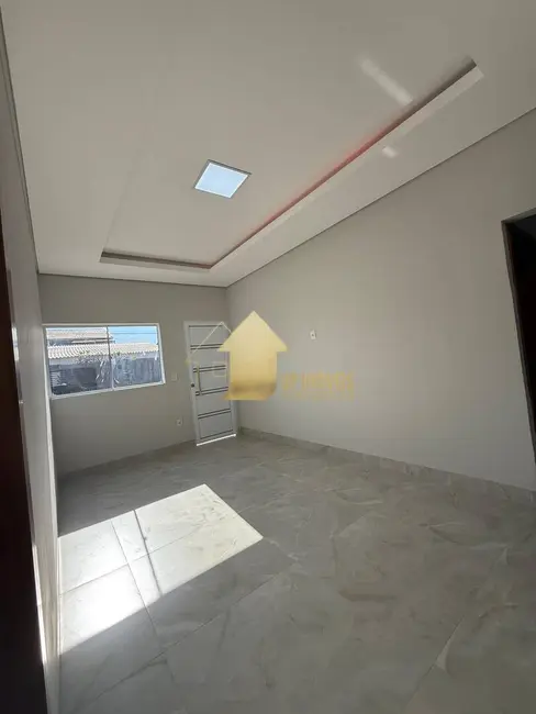 Casa com 3 quartos à venda, 250m2 em Morada da Serra, Cuiaba - MT - imagem 3 Foto 3 de Casa com 3 quartos à venda, 250m2 em Morada da Serra, Cuiaba - MT