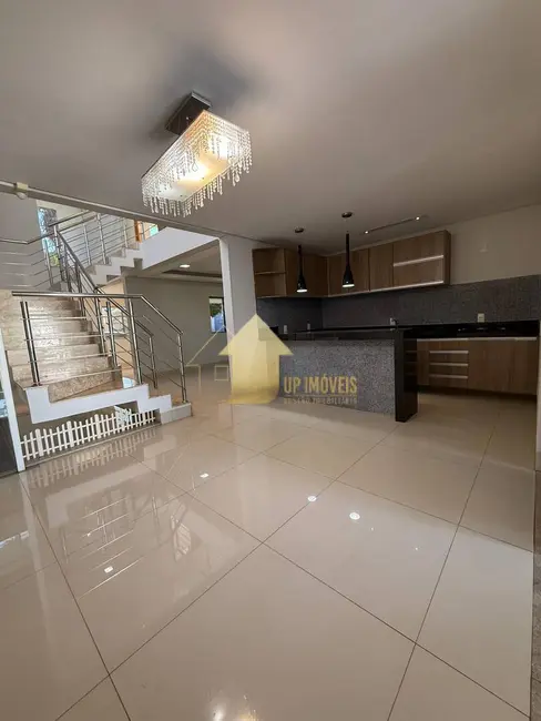 Foto 1 de Casa de Condomínio com 4 quartos para alugar, 375m2 em Condomínio Belvedere, Cuiaba - MT