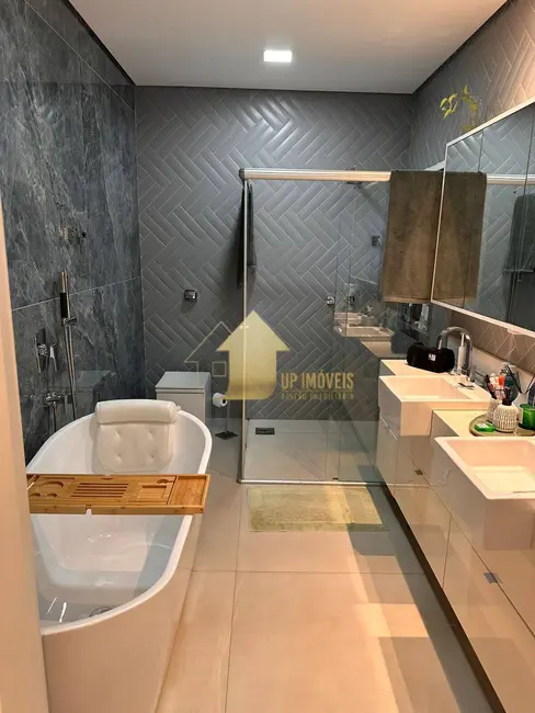 Foto 9 de Casa de Condomínio com 4 quartos à venda, 605m2 em Condomínio Belvedere, Cuiaba - MT