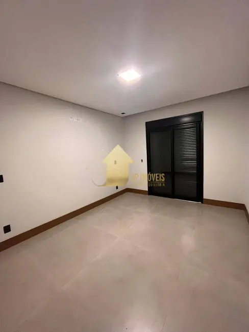 Foto 2 de Casa de Condomínio com 4 quartos à venda, 376m2 em Jardim Itália, Cuiaba - MT