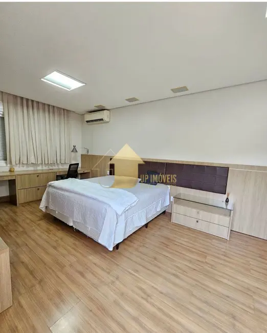 Foto 3 de Casa de Condomínio com 3 quartos para alugar, 460m2 em Jardim Itália, Cuiaba - MT