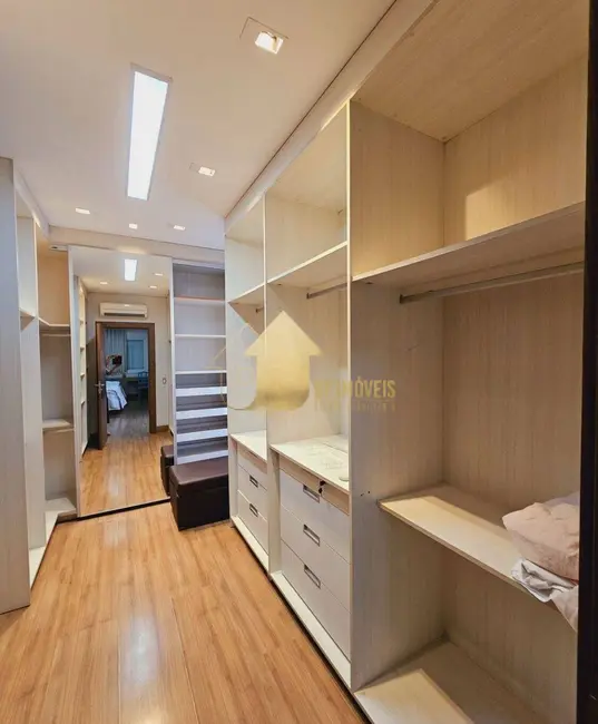 Foto 2 de Casa de Condomínio com 3 quartos para alugar, 460m2 em Jardim Itália, Cuiaba - MT