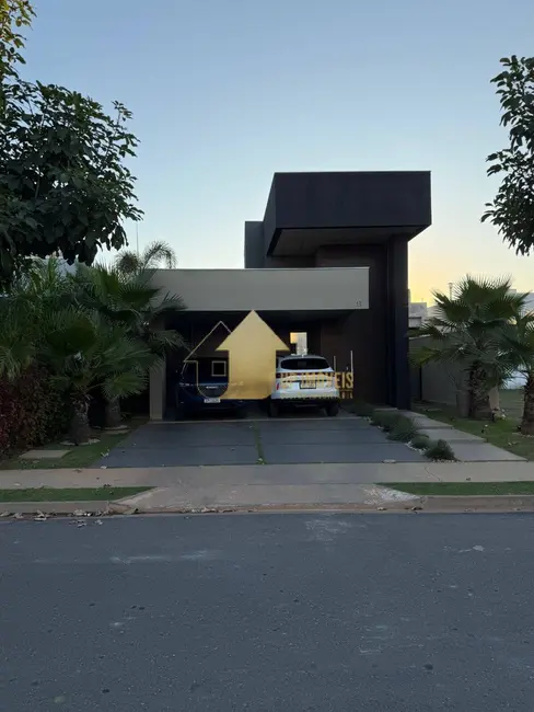 Casa de Condomínio com 3 quartos à venda, 319m2 em Condomínio Belvedere, Cuiaba - MT - imagem 3 Foto 3 de Casa de Condomínio com 3 quartos à venda, 319m2 em Condomínio Belvedere, Cuiaba - MT