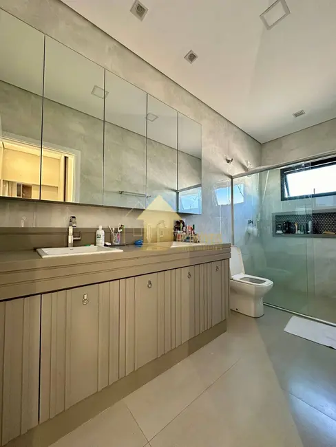 Casa de Condomínio com 3 quartos à venda, 233m2 em Condomínio Belvedere, Cuiaba - MT - imagem 3 Foto 3 de Casa de Condomínio com 3 quartos à venda, 233m2 em Condomínio Belvedere, Cuiaba - MT
