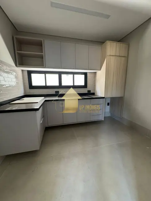 Foto 5 de Casa de Condomínio com 4 quartos à venda, 300m2 em Condomínio Belvedere, Cuiaba - MT