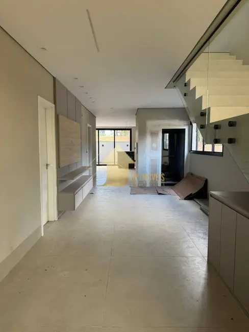 Foto 4 de Casa de Condomínio com 4 quartos à venda, 300m2 em Condomínio Belvedere, Cuiaba - MT