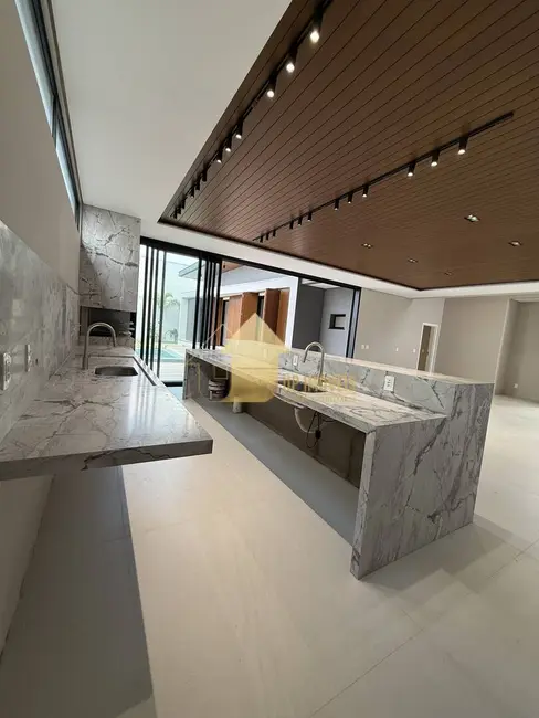 Casa de Condomínio com 4 quartos à venda, 720m2 em Jardim Itália, Cuiaba - MT - imagem 8 Foto 8 de Casa de Condomínio com 4 quartos à venda, 720m2 em Jardim Itália, Cuiaba - MT