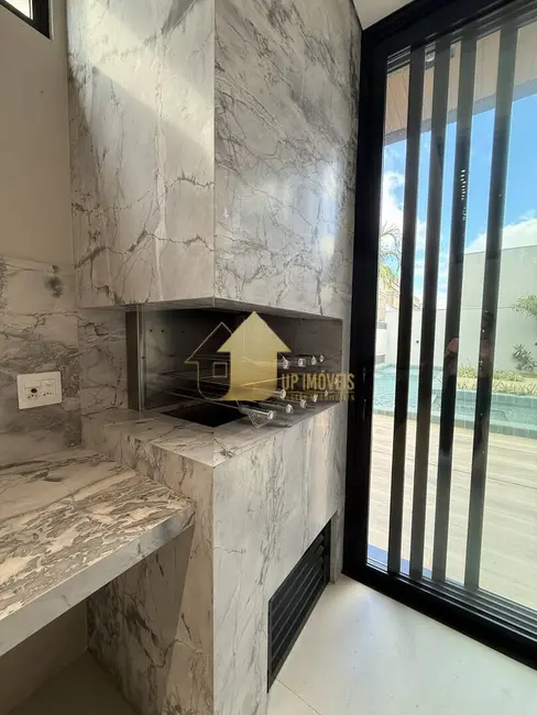 Casa de Condomínio com 4 quartos à venda, 720m2 em Jardim Itália, Cuiaba - MT - imagem 2 Foto 2 de Casa de Condomínio com 4 quartos à venda, 720m2 em Jardim Itália, Cuiaba - MT