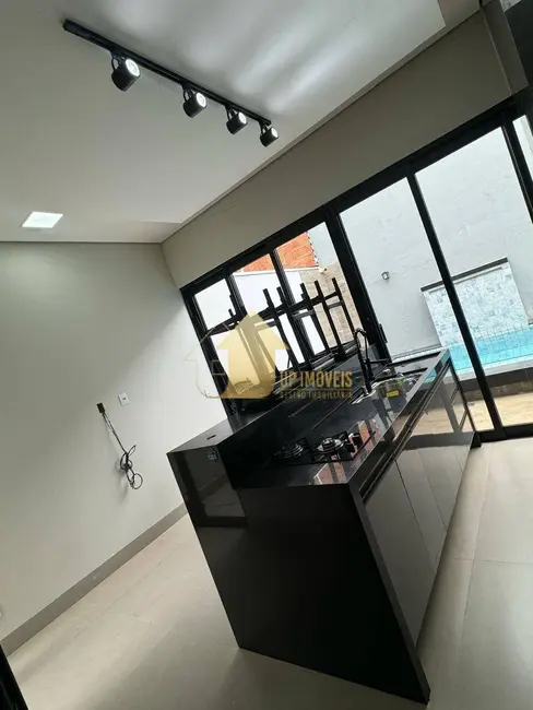 Foto 2 de Casa com 3 quartos para alugar, 300m2 em Jardim Imperial, Cuiaba - MT