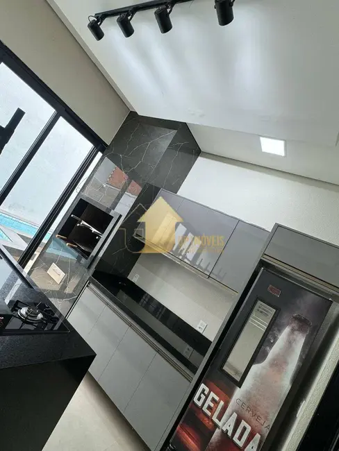 Foto 1 de Casa com 3 quartos para alugar, 300m2 em Jardim Imperial, Cuiaba - MT