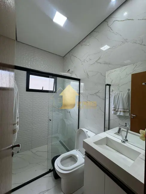 Foto 4 de Casa com 3 quartos para alugar, 300m2 em Jardim Imperial, Cuiaba - MT