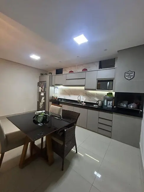 Casa de Condomínio com 3 quartos à venda, 200m2 em Jardim Imperial, Cuiaba - MT - imagem 9 Foto 9 de Casa de Condomínio com 3 quartos à venda, 200m2 em Jardim Imperial, Cuiaba - MT
