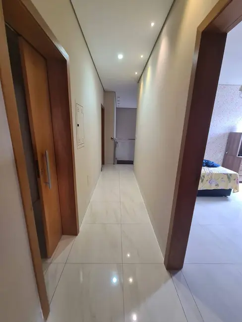 Foto 5 de Casa de Condomínio com 4 quartos à venda, 375m2 em Condomínio Belvedere, Cuiaba - MT