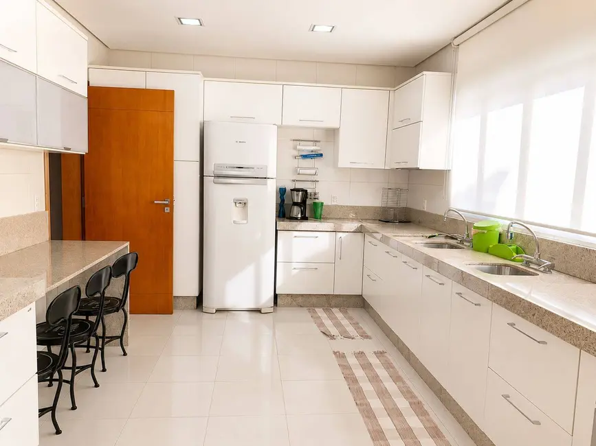 Casa com 4 quartos à venda, 1124m2 em Jardim Itália, Cuiaba - MT - imagem 6 Foto 6 de Casa com 4 quartos à venda, 1124m2 em Jardim Itália, Cuiaba - MT