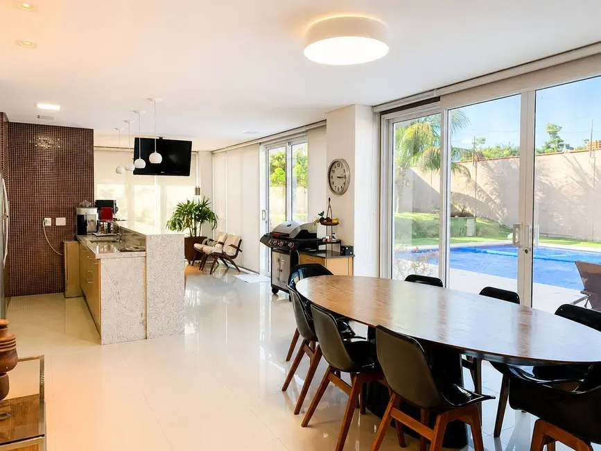 Casa com 4 quartos à venda, 1124m2 em Jardim Itália, Cuiaba - MT - imagem 3 Foto 3 de Casa com 4 quartos à venda, 1124m2 em Jardim Itália, Cuiaba - MT