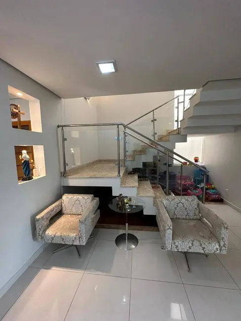 Foto 7 de Sobrado com 4 quartos à venda, 456m2 em Jardim Itália, Cuiaba - MT