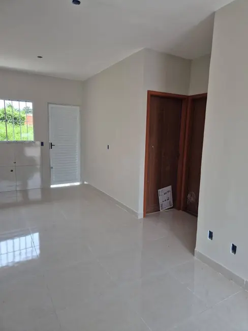Foto 5 de Casa com 2 quartos à venda, 200m2 em Cuiaba - MT