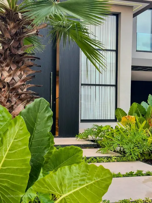 Sobrado com 3 quartos à venda, 325m2 em Morada dos Nobres, Cuiaba - MT - imagem 3 Foto 3 de Sobrado com 3 quartos à venda, 325m2 em Morada dos Nobres, Cuiaba - MT