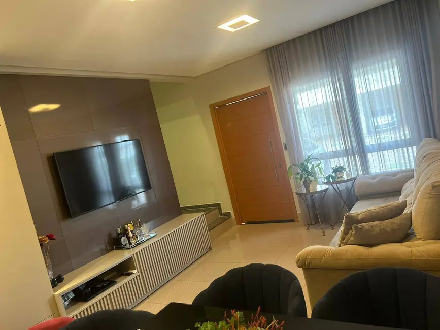 Foto 3 de Casa de Condomínio com 3 quartos à venda, 127m2 em Ribeirão do Lipa, Cuiaba - MT