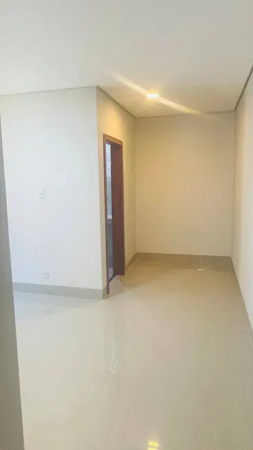 Foto 3 de Casa com 3 quartos à venda, 180m2 em Cidade Alta, Cuiaba - MT