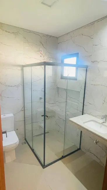 Foto 2 de Casa com 3 quartos à venda, 180m2 em Cidade Alta, Cuiaba - MT