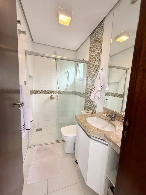 Foto 8 de Sobrado com 4 quartos à venda e para alugar, 400m2 em Condomínio Belvedere, Cuiaba - MT