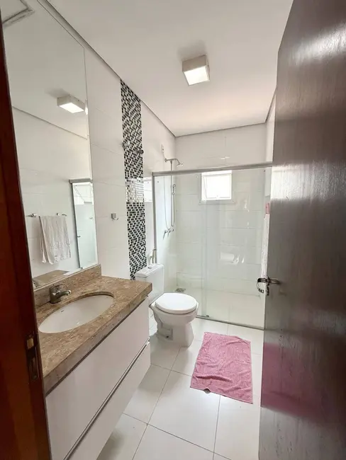 Foto 6 de Sobrado com 4 quartos à venda e para alugar, 400m2 em Condomínio Belvedere, Cuiaba - MT