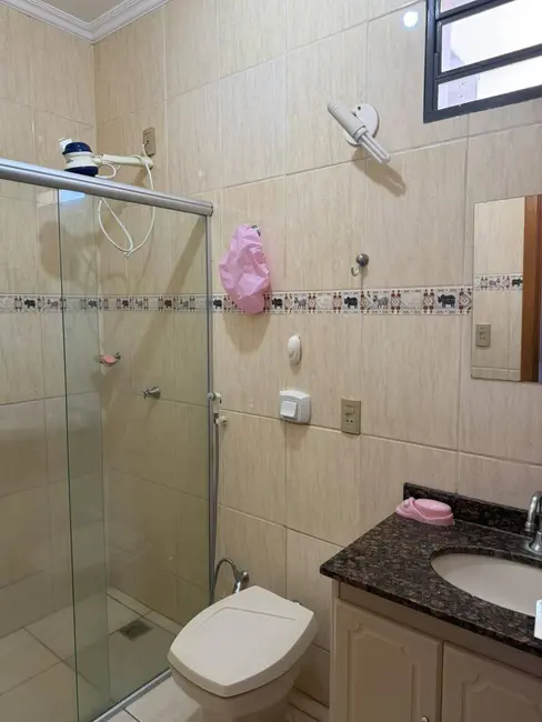 Sobrado com 3 quartos à venda, 200m2 em Coophema, Cuiaba - MT - imagem 5 Foto 5 de Sobrado com 3 quartos à venda, 200m2 em Coophema, Cuiaba - MT