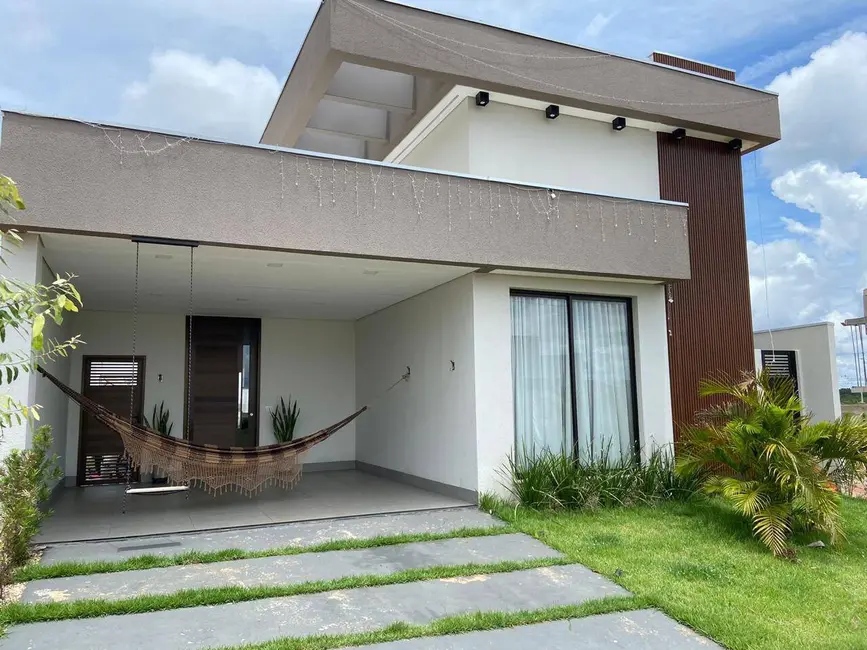 Foto 1 de Casa com 3 quartos à venda, 143m2 em Ribeirão do Lipa, Cuiaba - MT